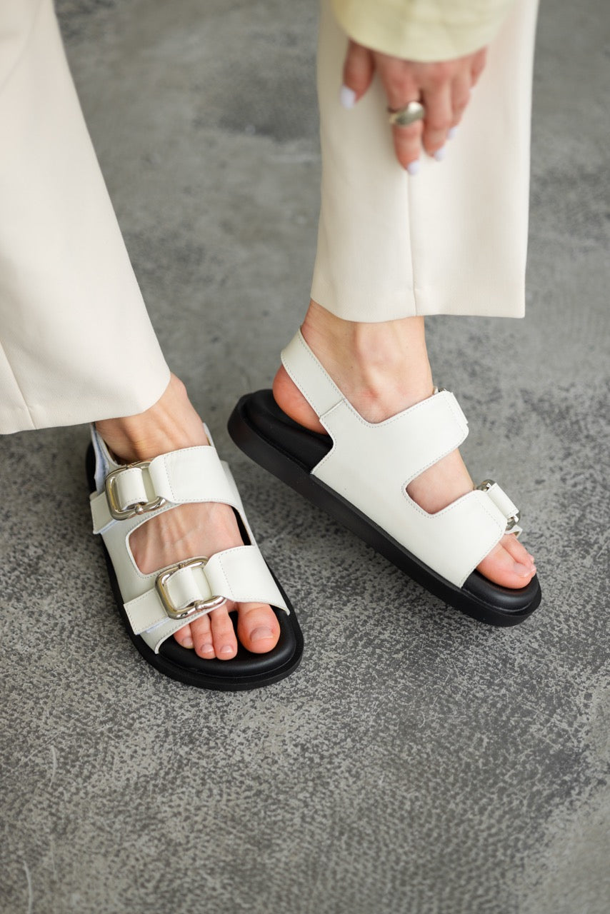 Women's leather sandals with chunky black platform sole