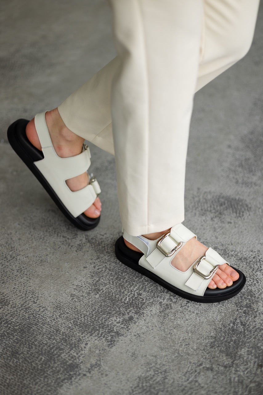 Comfortable summer sandals in milk leather with modern design