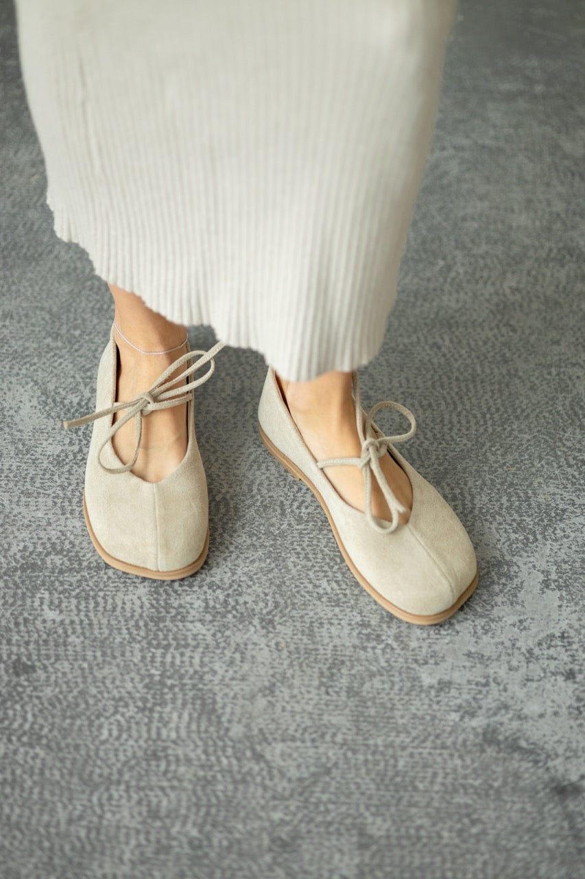 Wide toe flats side view

