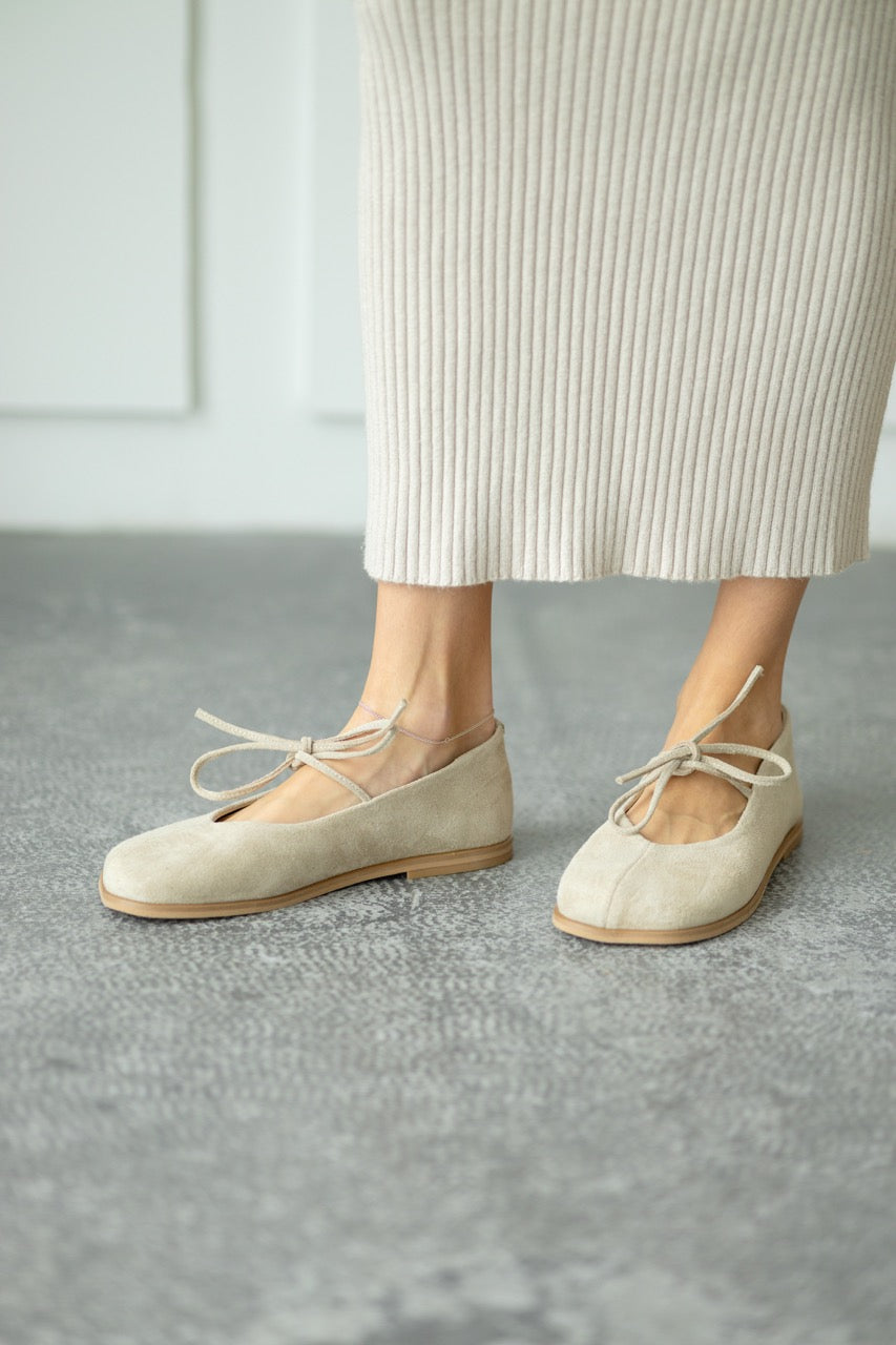 Leather summer flats front view
