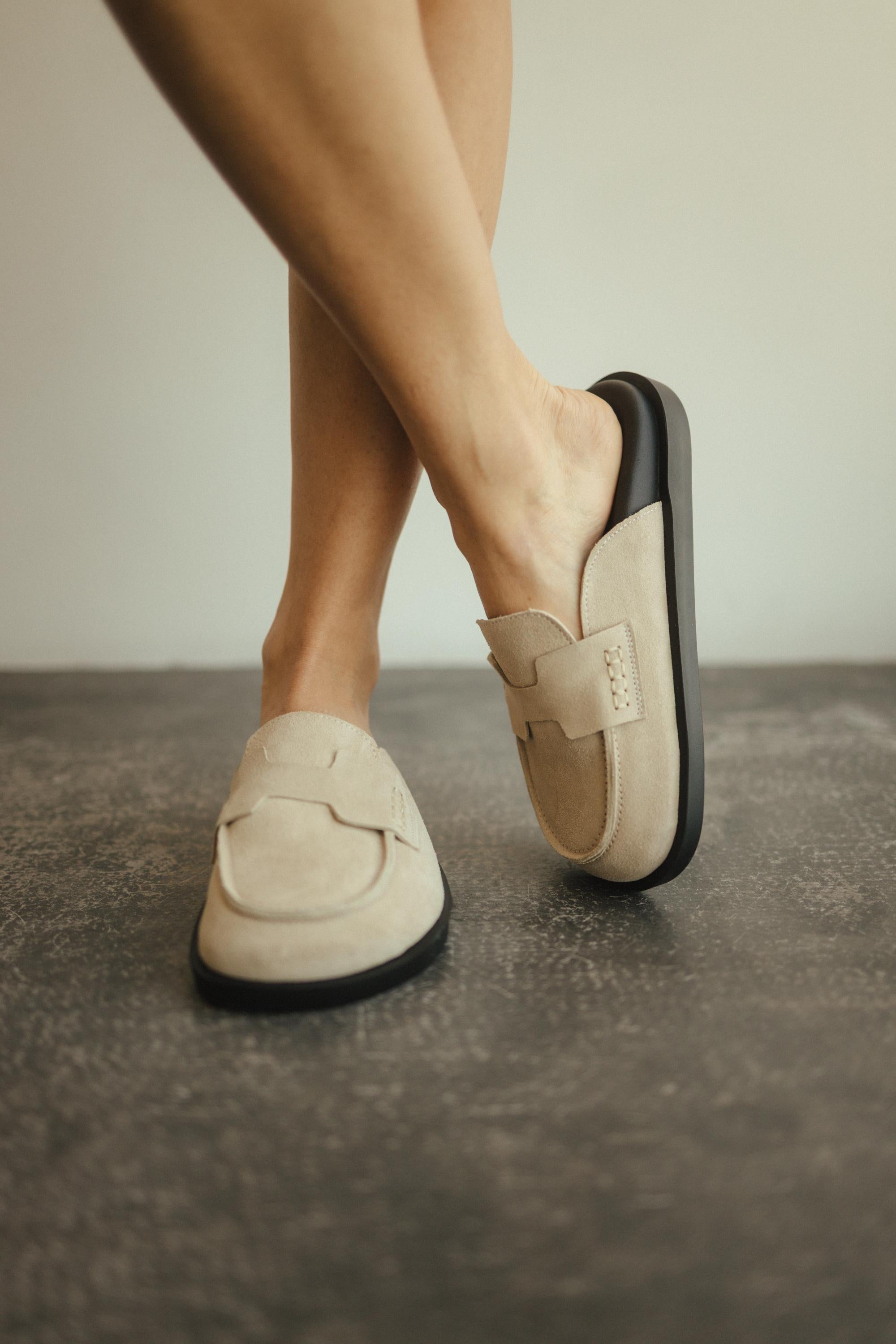 Wide toe suede clogs open heel easy slip-on design
