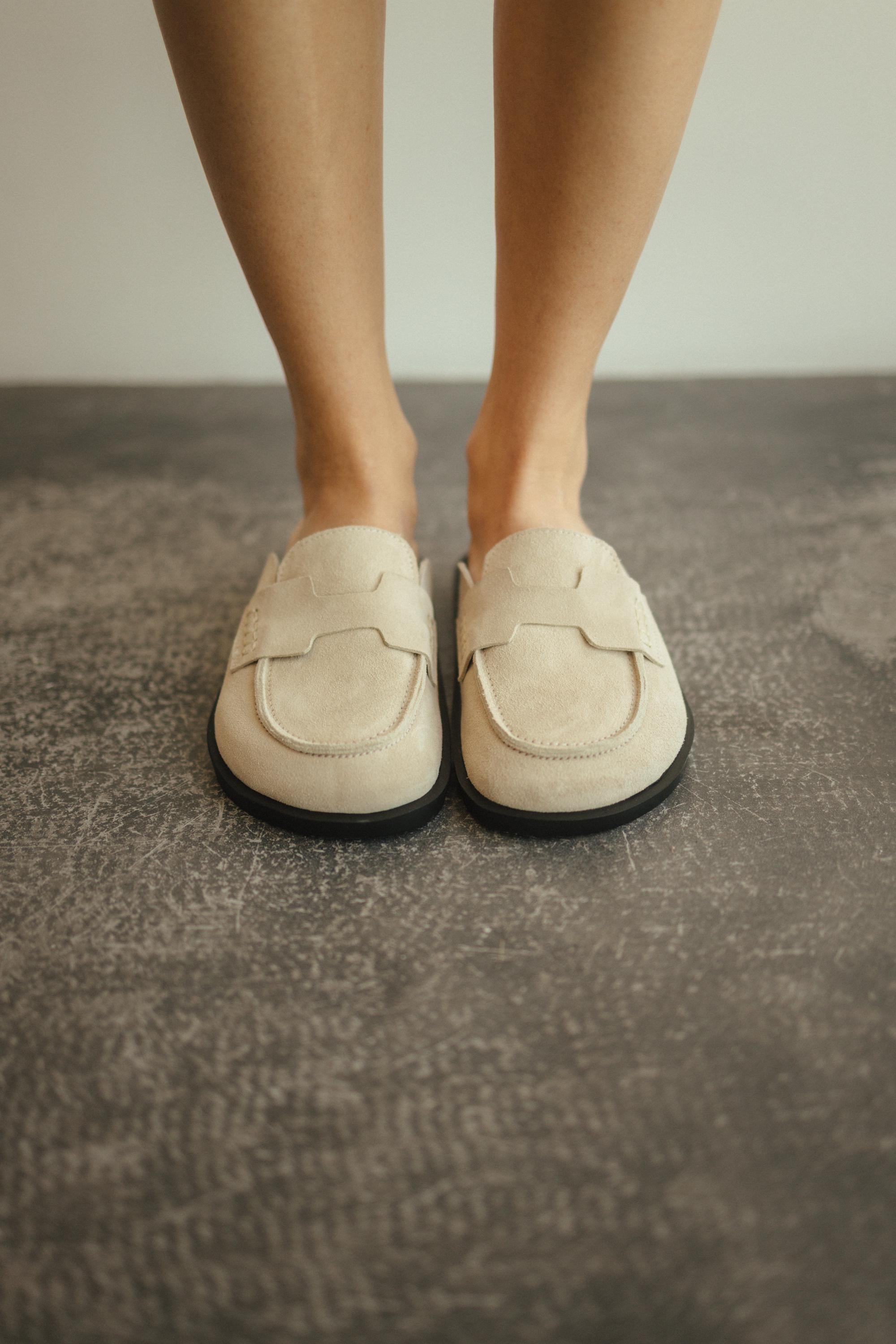 Women’s suede backless slippers outdoor comfort shoes side view