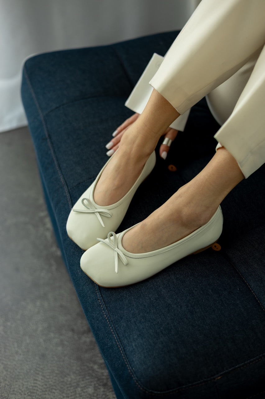 Comfortable flat shoes women everyday minimalist style