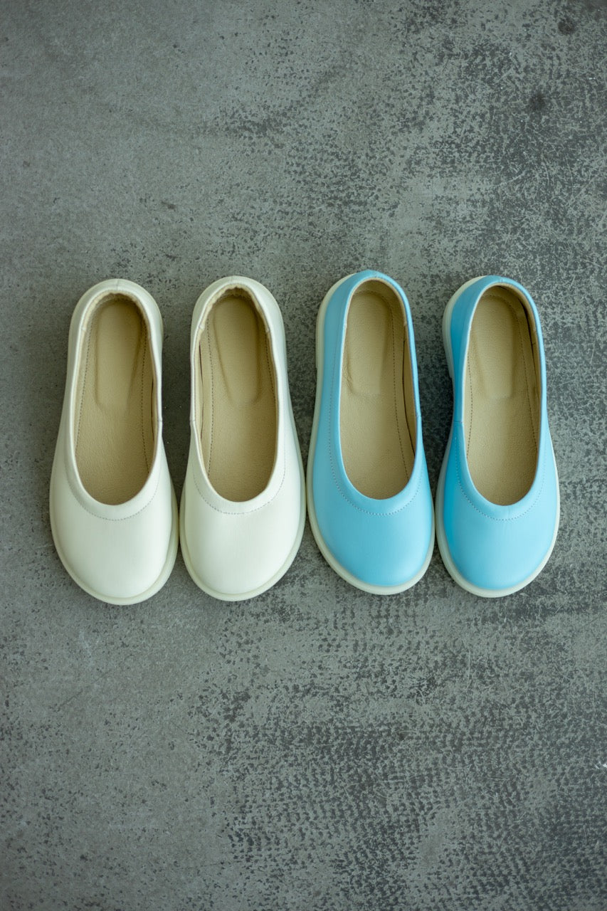 Comfortable round toe ballet flats with lightweight sole