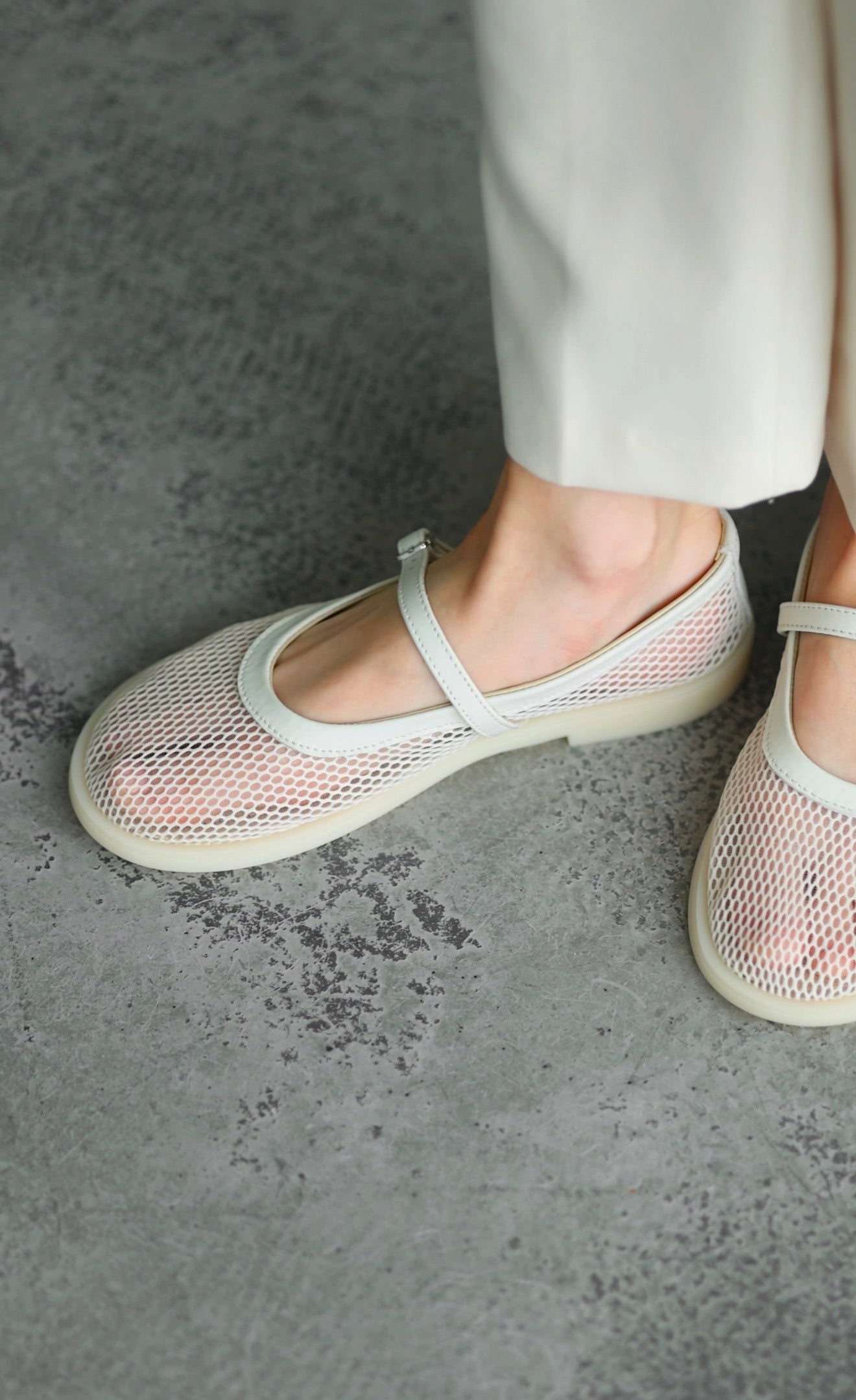 Lightweight black mesh ballet shoes for everyday wear