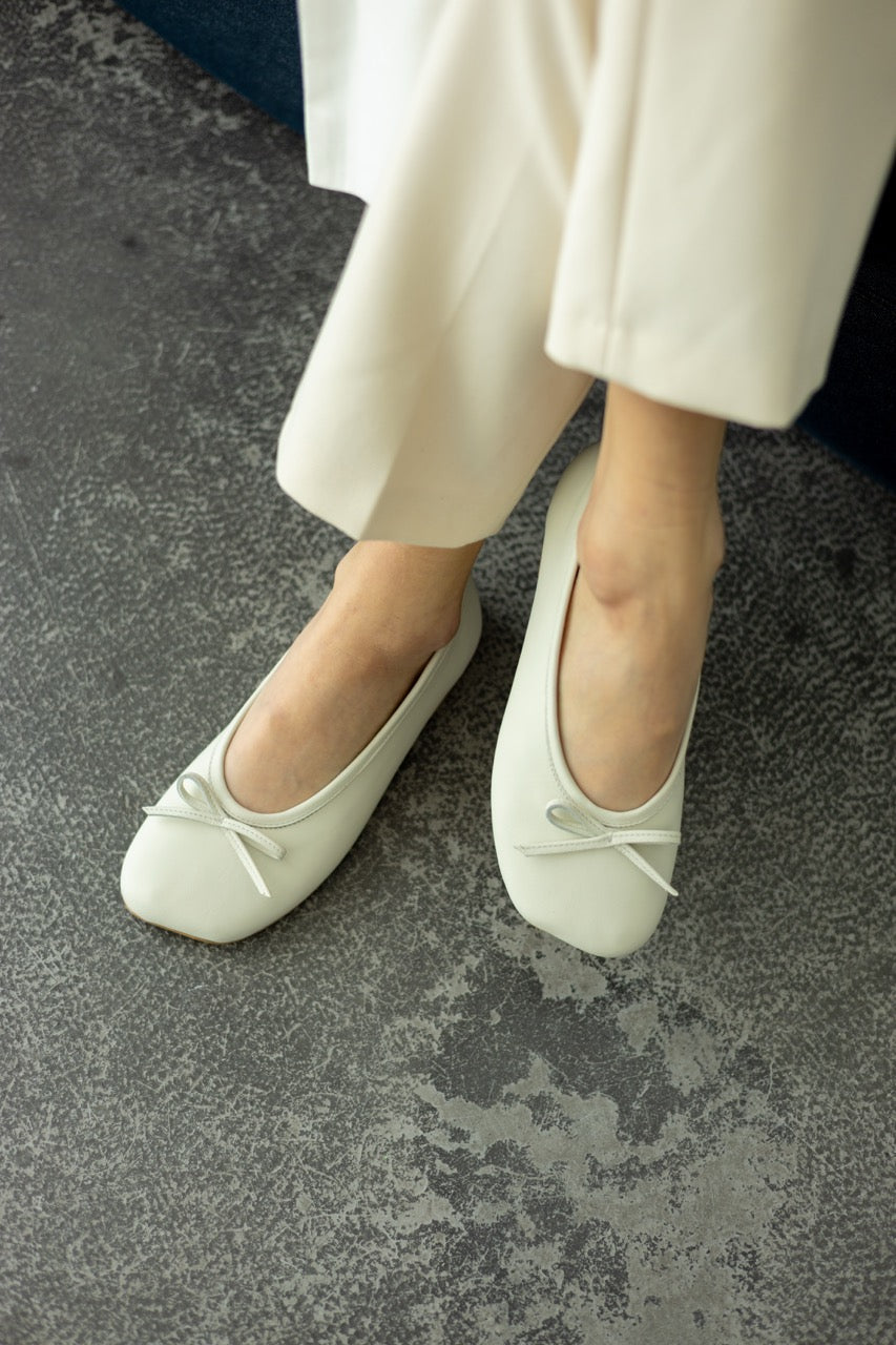 Soft leather ballet flats casual elegant look