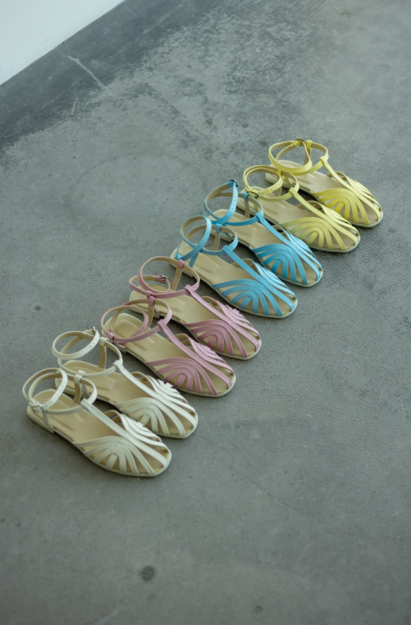 Women's sandals with woven strap detail in soft beige leather