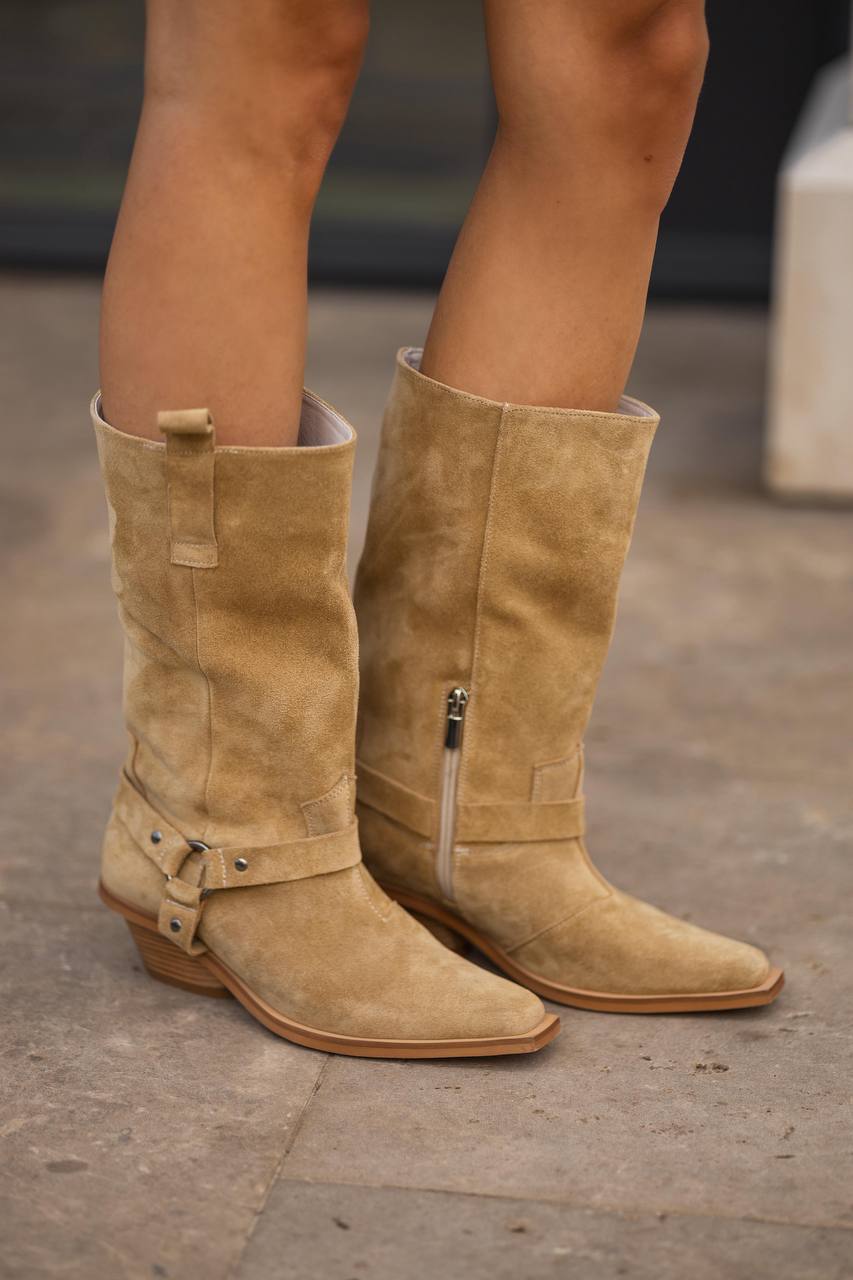 Cowboy Boots in Genuine Suede